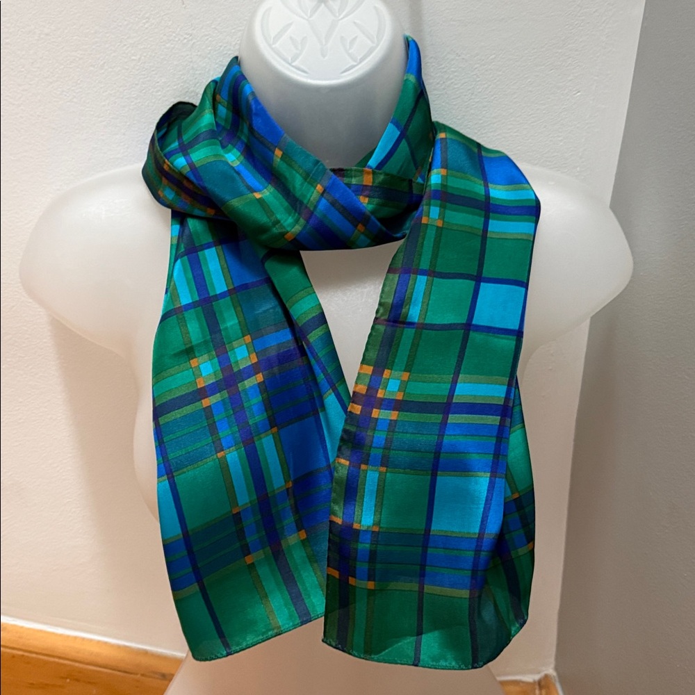 VTG Ellegant Green and Blue Plaid Scarf